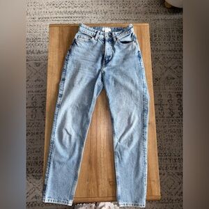 H&M light blue wash denim straight leg jeans